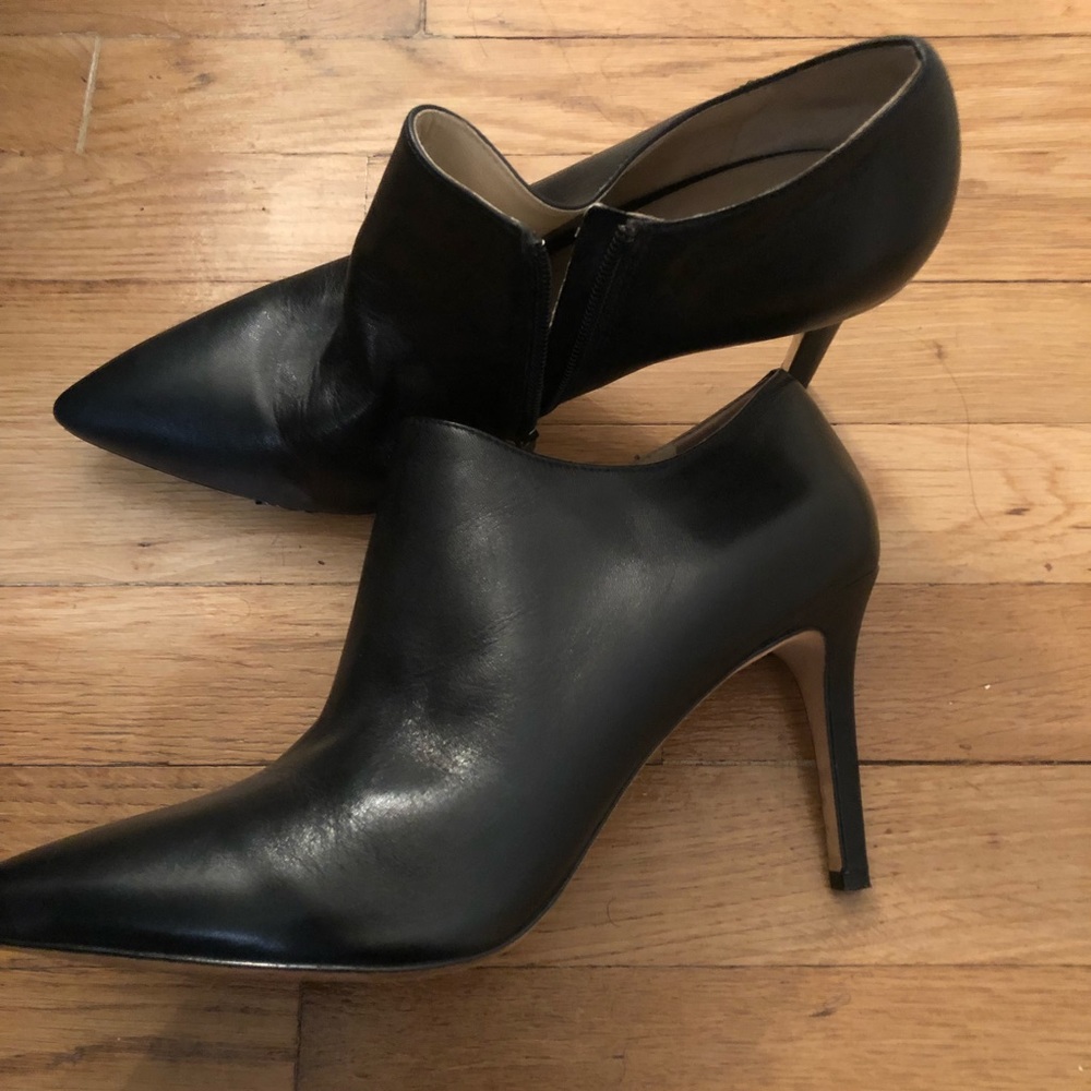 Via Spiga leather bootie